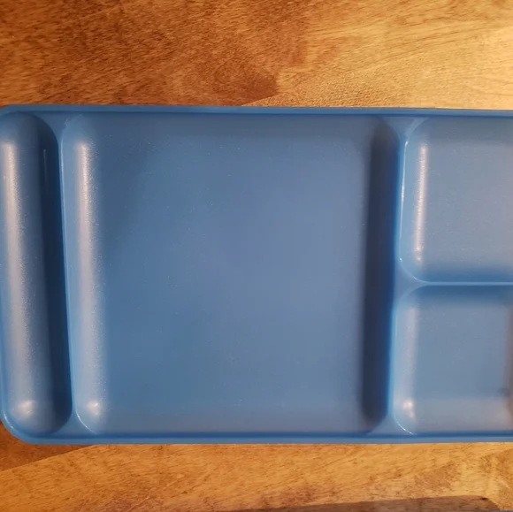 Tupperware trays - Picture 2 of 7
